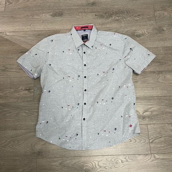 Assorted Men's Casual Button Down Shirts - Picture 8 of 8